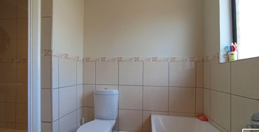 5 Bedroom Property for Sale in Beverley Gauteng