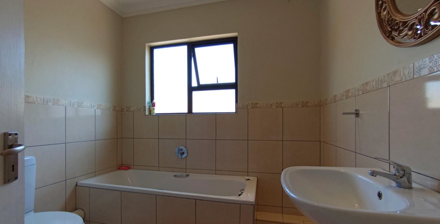 5 Bedroom Property for Sale in Beverley Gauteng