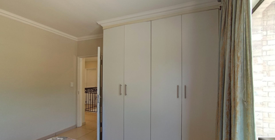 5 Bedroom Property for Sale in Beverley Gauteng