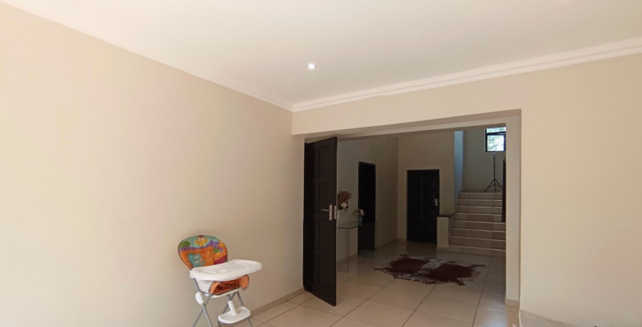5 Bedroom Property for Sale in Beverley Gauteng