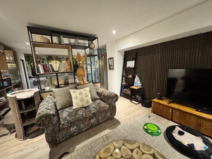 2 Bedroom Property for Sale in Lombardy Gauteng