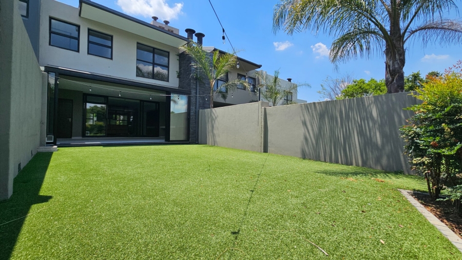 2 Bedroom Property for Sale in Lombardy Gauteng