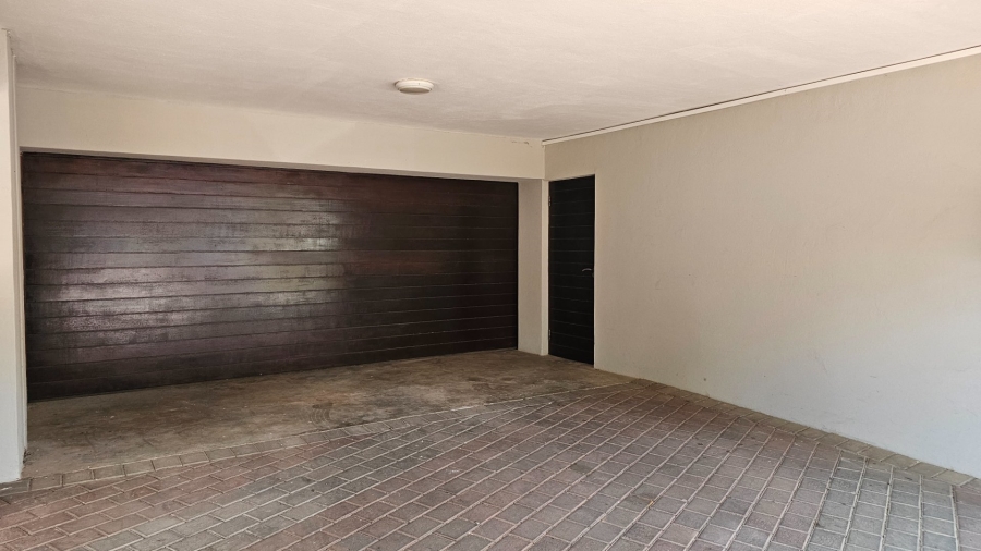 2 Bedroom Property for Sale in Lombardy Gauteng