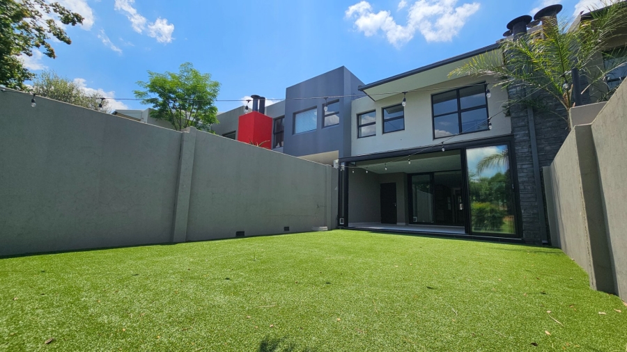 2 Bedroom Property for Sale in Lombardy Gauteng