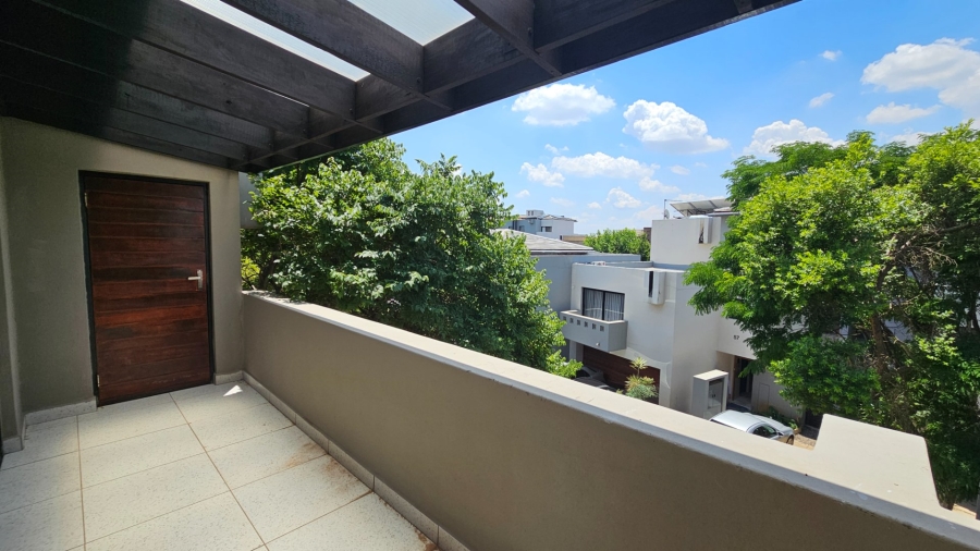 2 Bedroom Property for Sale in Lombardy Gauteng