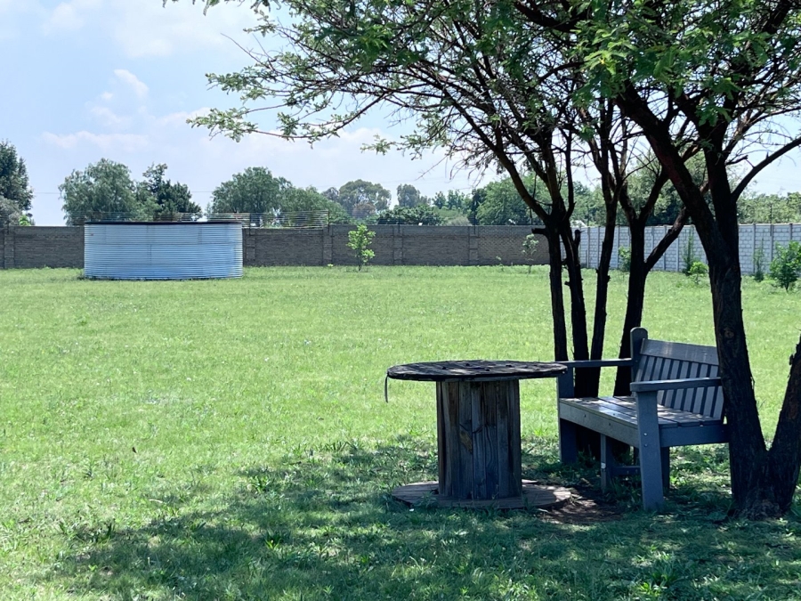 Commercial Property for Sale in Vanwaartshof Gauteng