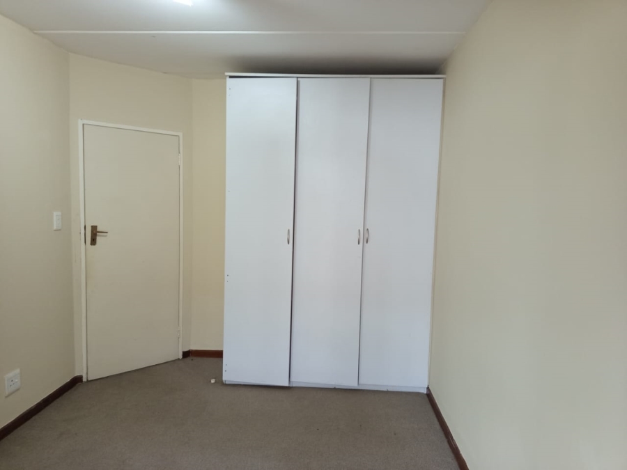 To Let 1 Bedroom Property for Rent in Noordwyk Gauteng