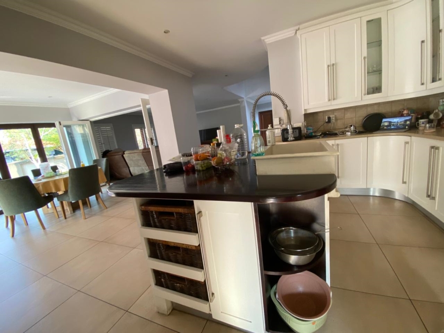 To Let 4 Bedroom Property for Rent in Lakefield Gauteng