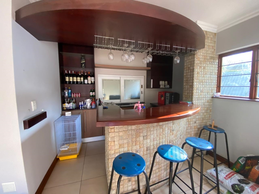 To Let 4 Bedroom Property for Rent in Lakefield Gauteng