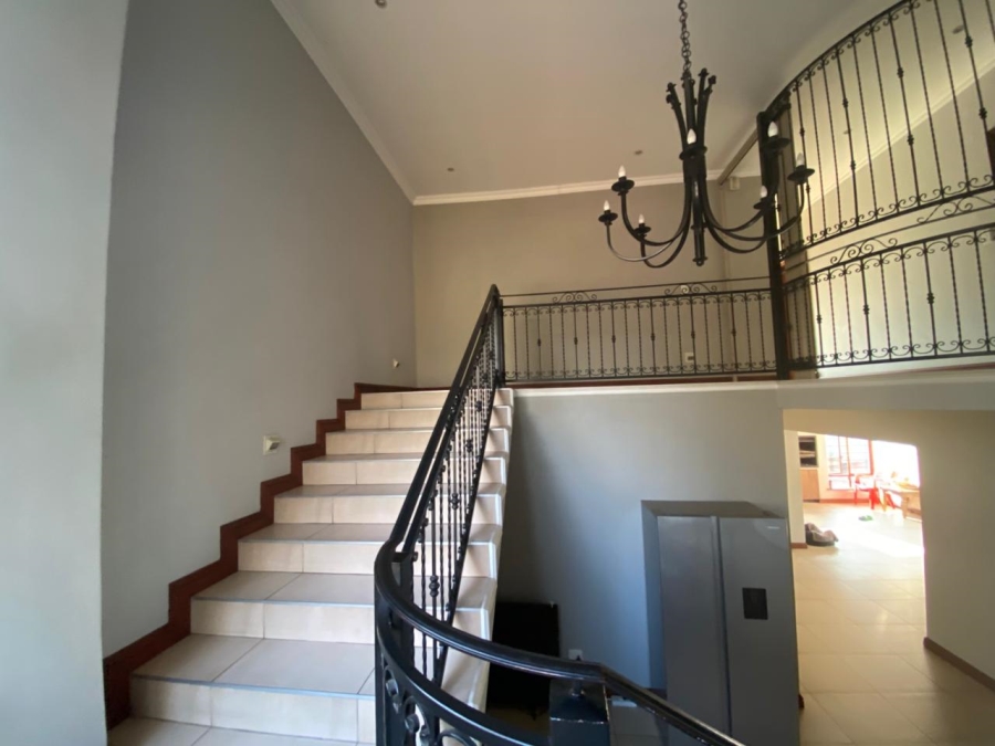 To Let 4 Bedroom Property for Rent in Lakefield Gauteng