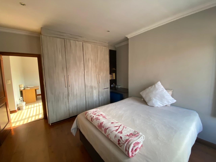 To Let 4 Bedroom Property for Rent in Lakefield Gauteng