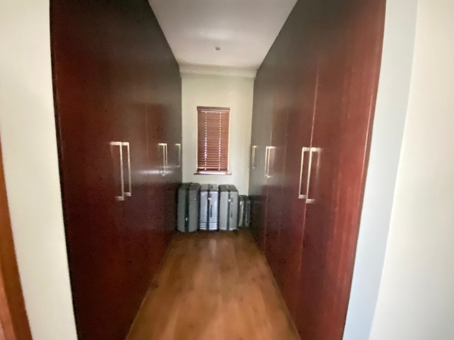 To Let 4 Bedroom Property for Rent in Lakefield Gauteng