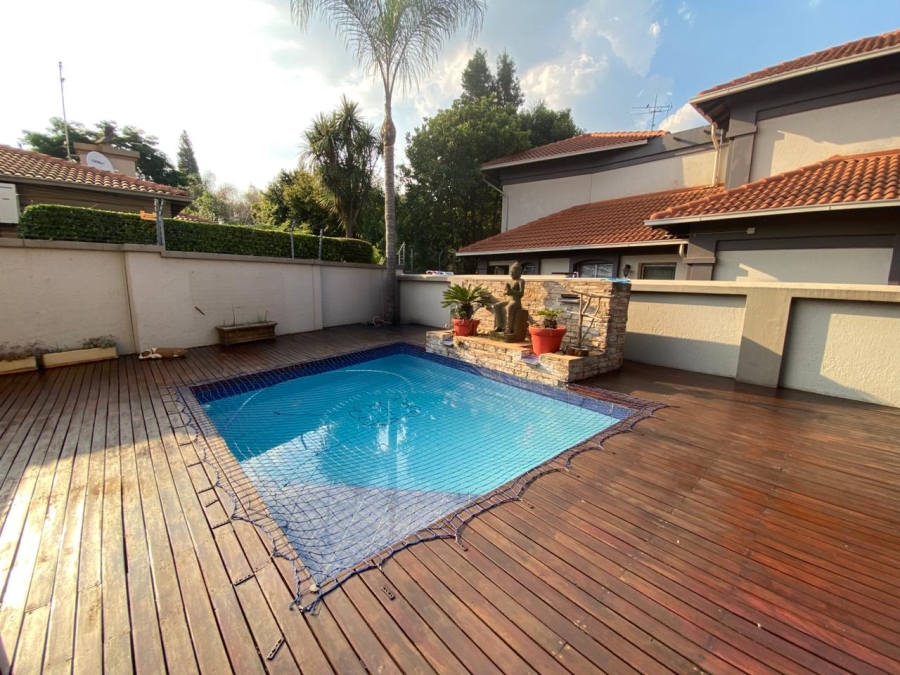 To Let 4 Bedroom Property for Rent in Lakefield Gauteng