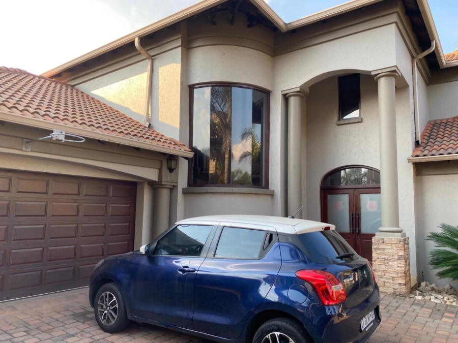 To Let 4 Bedroom Property for Rent in Lakefield Gauteng