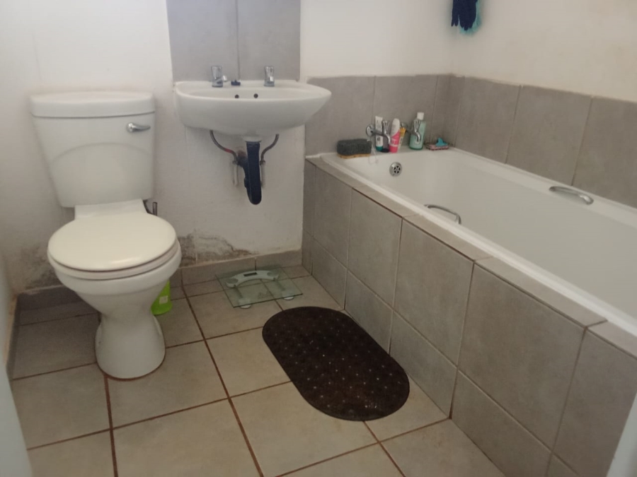 2 Bedroom Property for Sale in Savanna City Gauteng