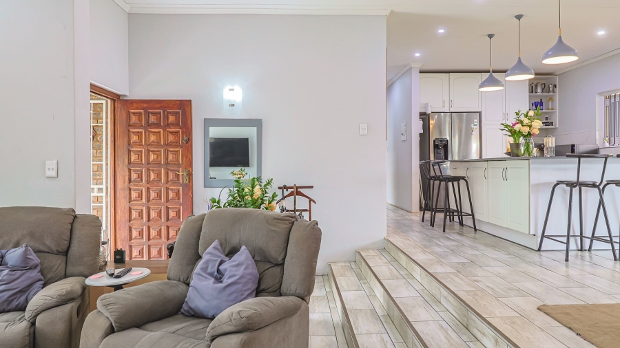 3 Bedroom Property for Sale in Rooihuiskraal Gauteng