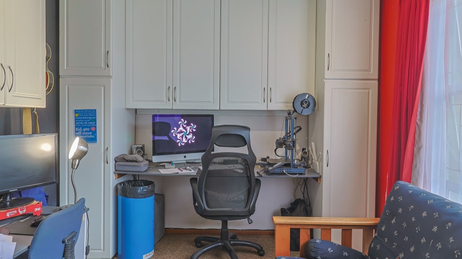 3 Bedroom Property for Sale in Rooihuiskraal Gauteng