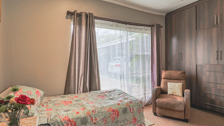 3 Bedroom Property for Sale in Rooihuiskraal Gauteng