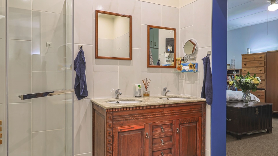 3 Bedroom Property for Sale in Rooihuiskraal Gauteng