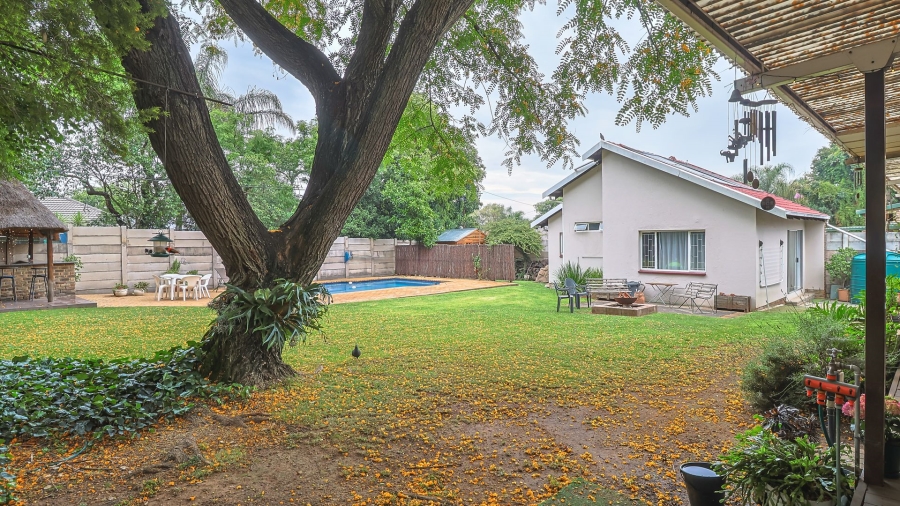 3 Bedroom Property for Sale in Rooihuiskraal Gauteng