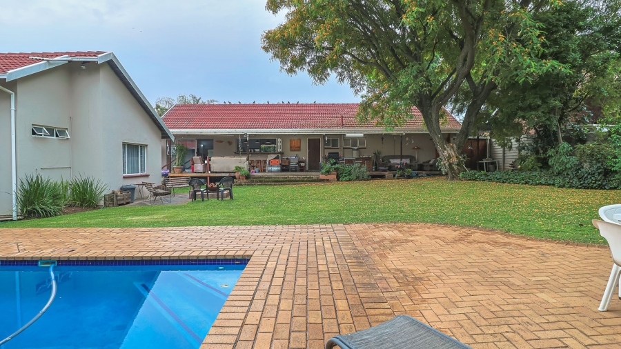 3 Bedroom Property for Sale in Rooihuiskraal Gauteng