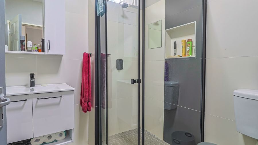 3 Bedroom Property for Sale in Rooihuiskraal Gauteng