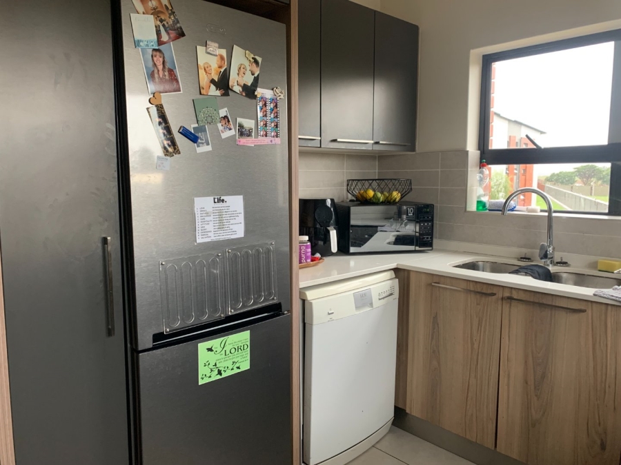 To Let 1 Bedroom Property for Rent in Glen Marais Gauteng