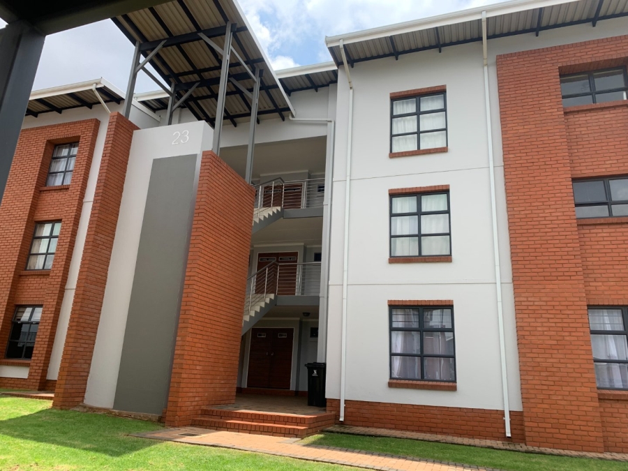 To Let 1 Bedroom Property for Rent in Glen Marais Gauteng