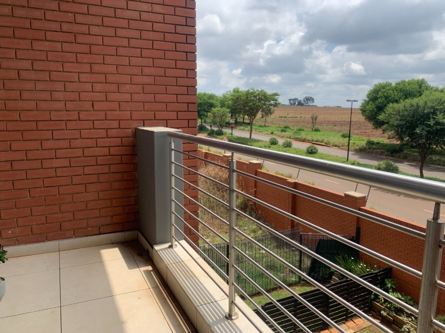 To Let 1 Bedroom Property for Rent in Glen Marais Gauteng