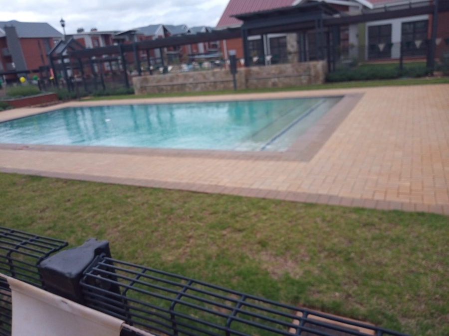 To Let 1 Bedroom Property for Rent in Glen Marais Gauteng