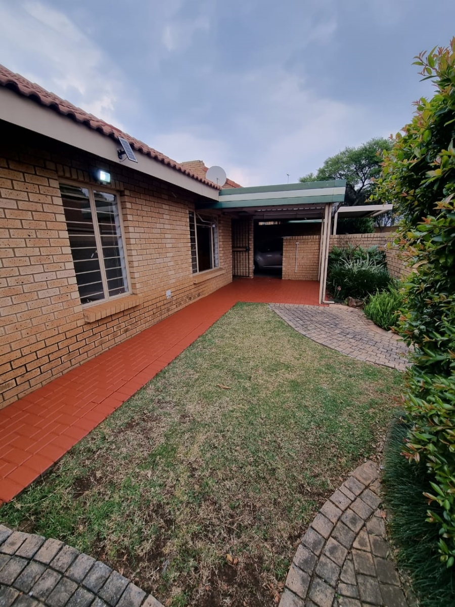 2 Bedroom Property for Sale in Equestria Gauteng