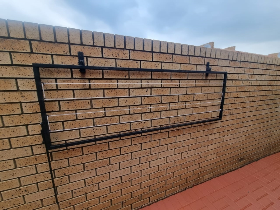 2 Bedroom Property for Sale in Equestria Gauteng