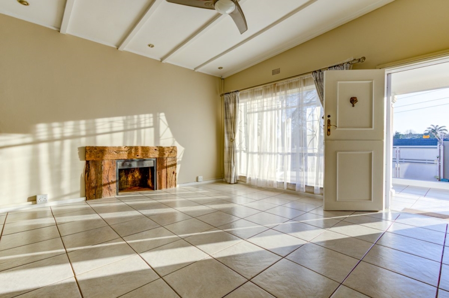 4 Bedroom Property for Sale in Hurlyvale Gauteng