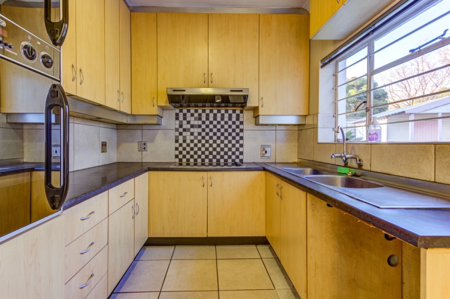 4 Bedroom Property for Sale in Hurlyvale Gauteng