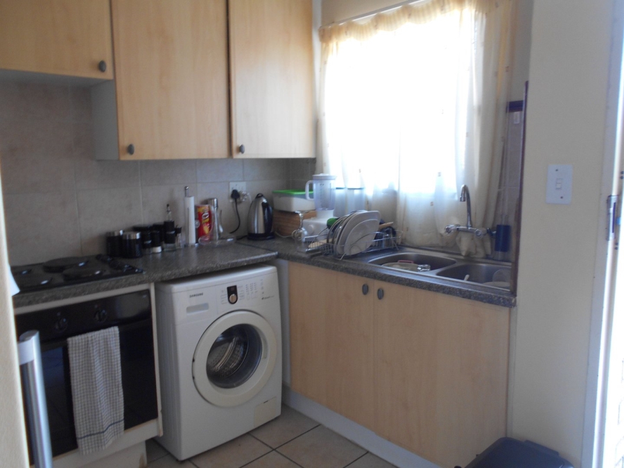 To Let 2 Bedroom Property for Rent in Eco Park Gauteng