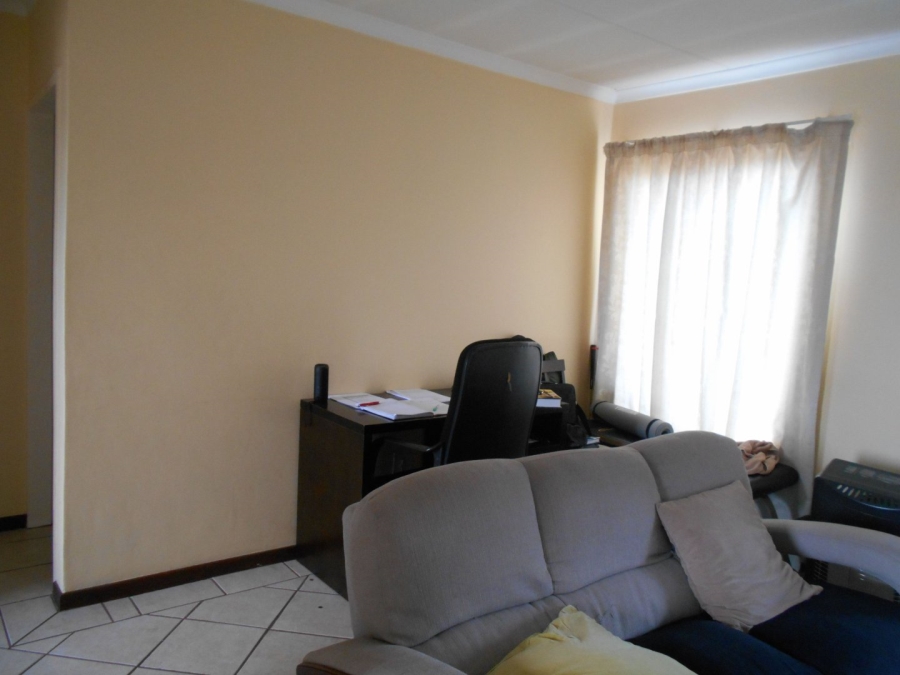 To Let 2 Bedroom Property for Rent in Eco Park Gauteng