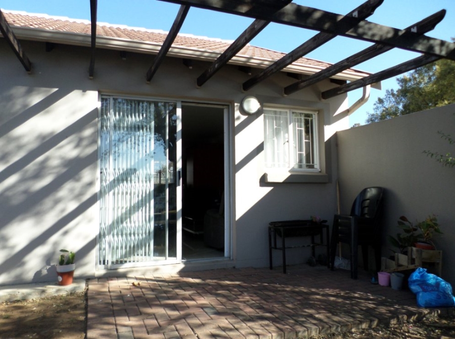 2 Bedroom Property for Sale in Greenstone Hill Gauteng