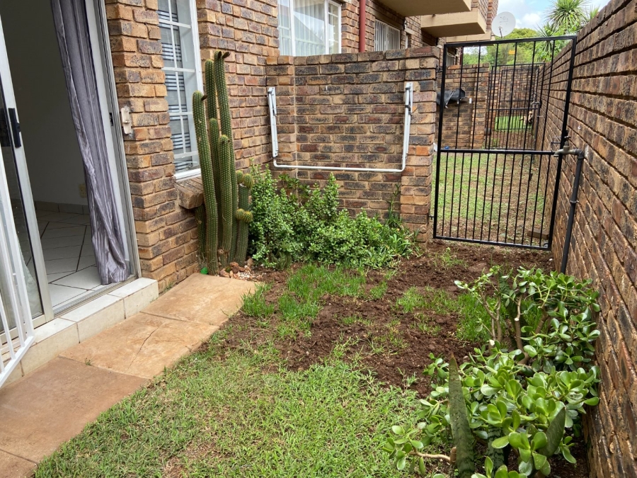 1 Bedroom Property for Sale in Highveld Gauteng
