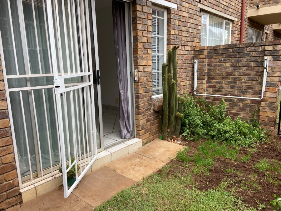 1 Bedroom Property for Sale in Highveld Gauteng