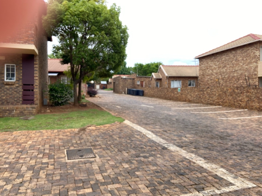 1 Bedroom Property for Sale in Highveld Gauteng