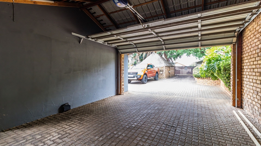 5 Bedroom Property for Sale in Bonaero Park Gauteng