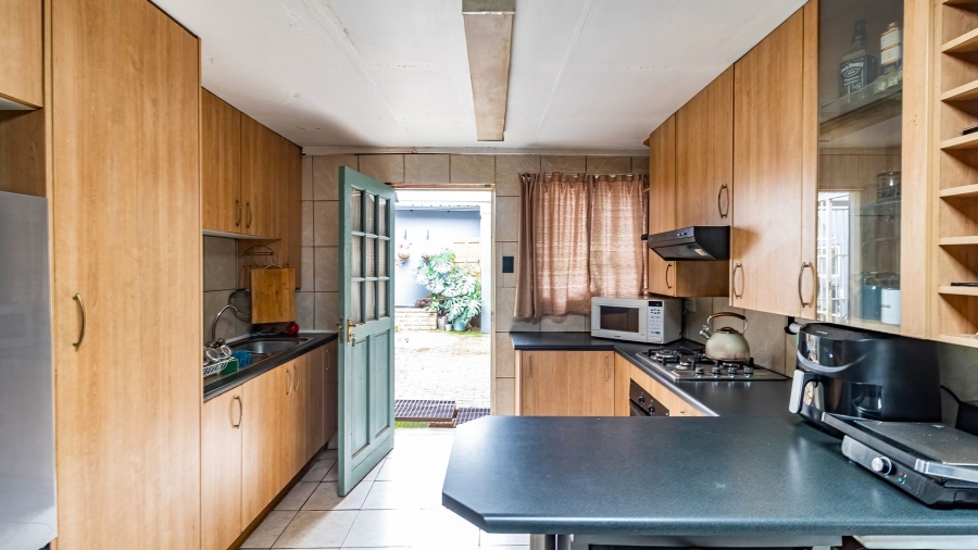 5 Bedroom Property for Sale in Bonaero Park Gauteng