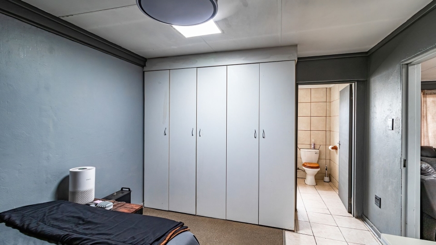 5 Bedroom Property for Sale in Bonaero Park Gauteng