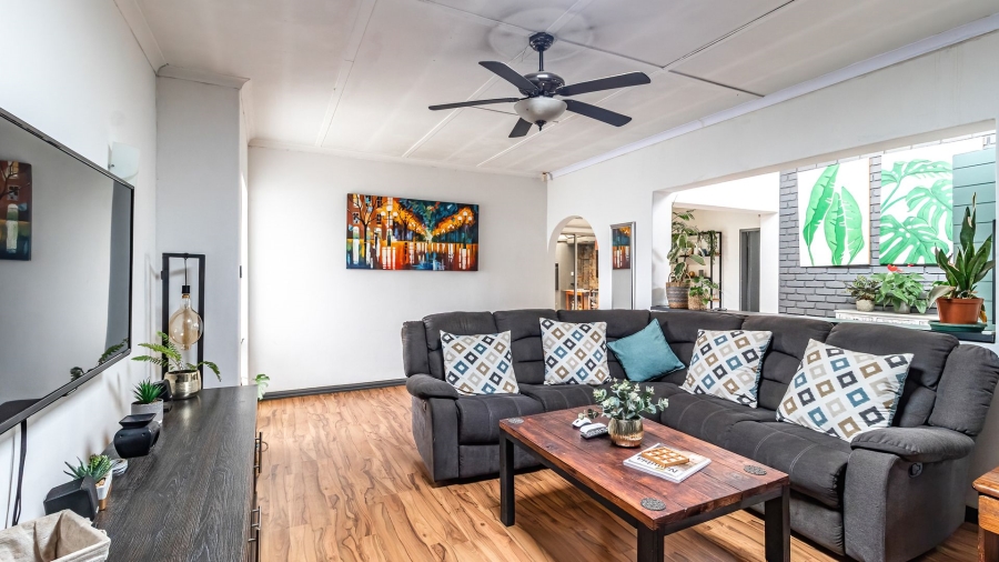 5 Bedroom Property for Sale in Bonaero Park Gauteng