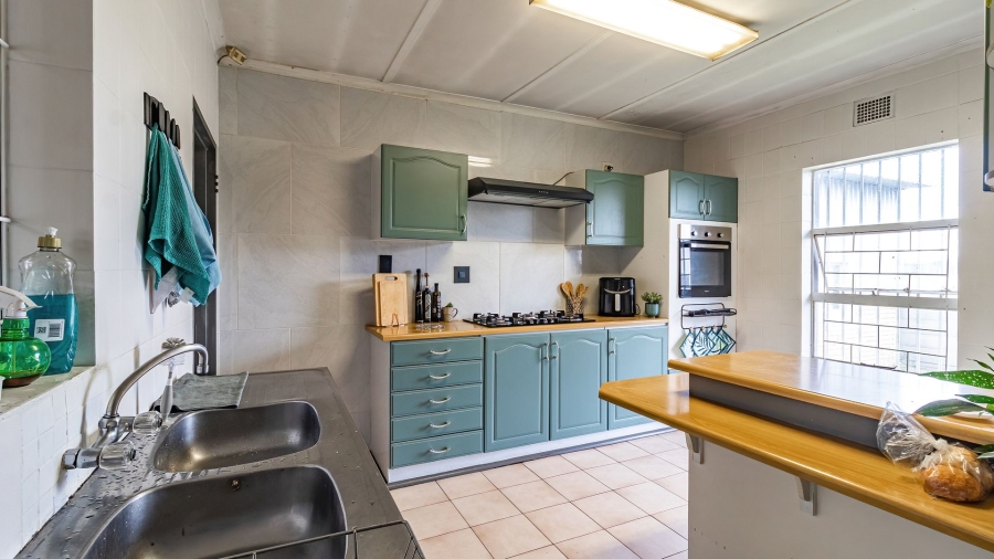 5 Bedroom Property for Sale in Bonaero Park Gauteng