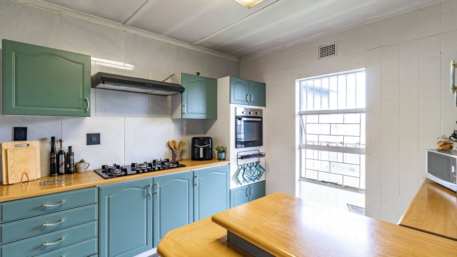 5 Bedroom Property for Sale in Bonaero Park Gauteng