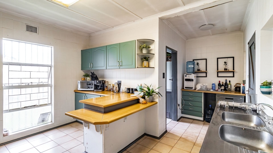 5 Bedroom Property for Sale in Bonaero Park Gauteng