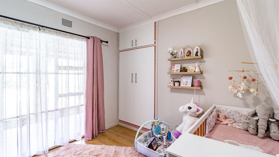 5 Bedroom Property for Sale in Bonaero Park Gauteng