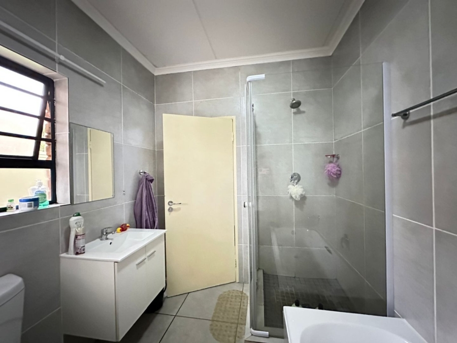 To Let 2 Bedroom Property for Rent in Brentwood Park AH Gauteng