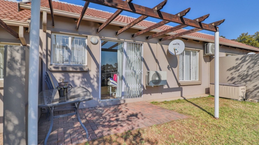2 Bedroom Property for Sale in Greenstone Hill Gauteng